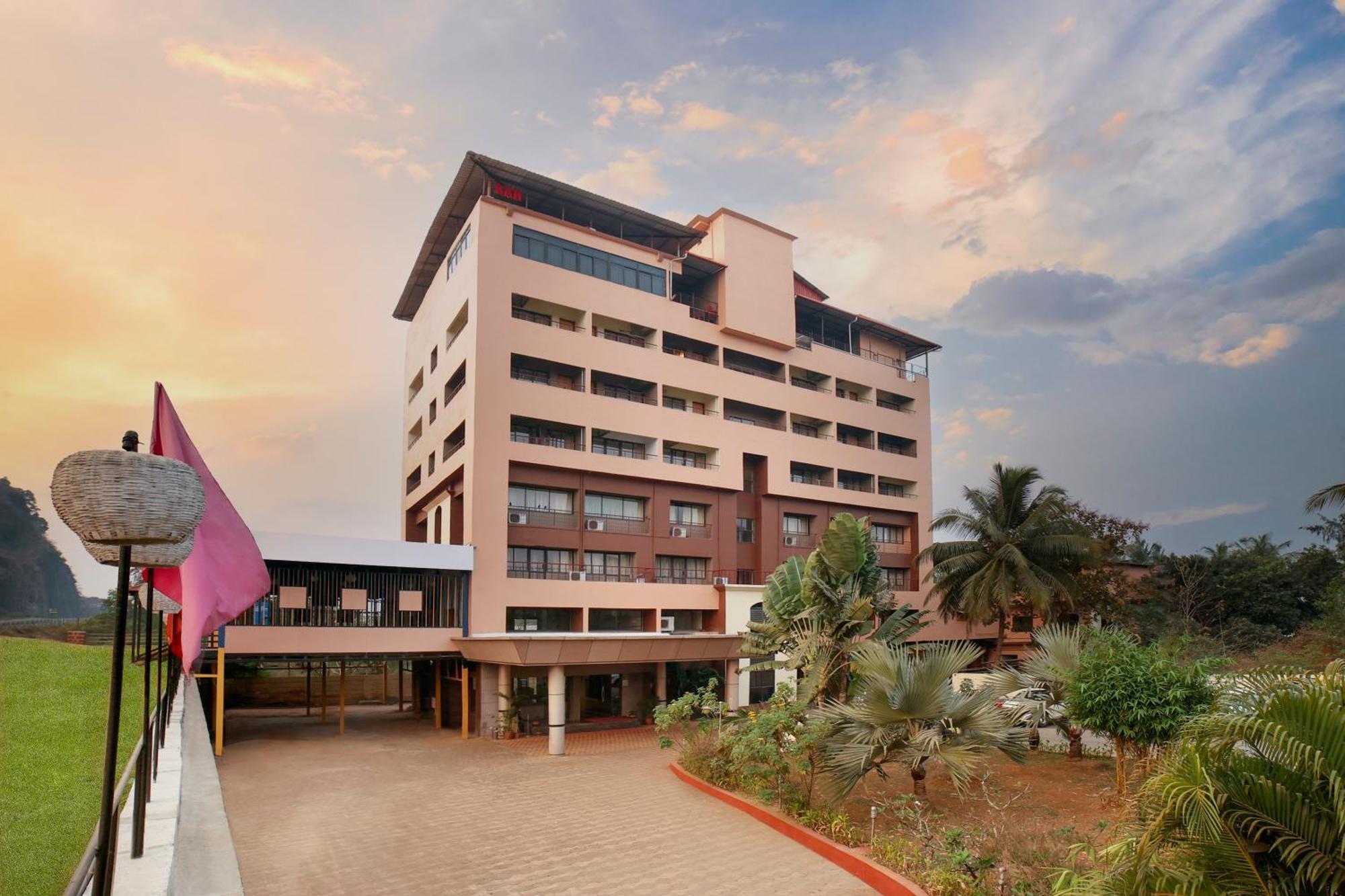 Sterling Karwar Otel Dış mekan fotoğraf