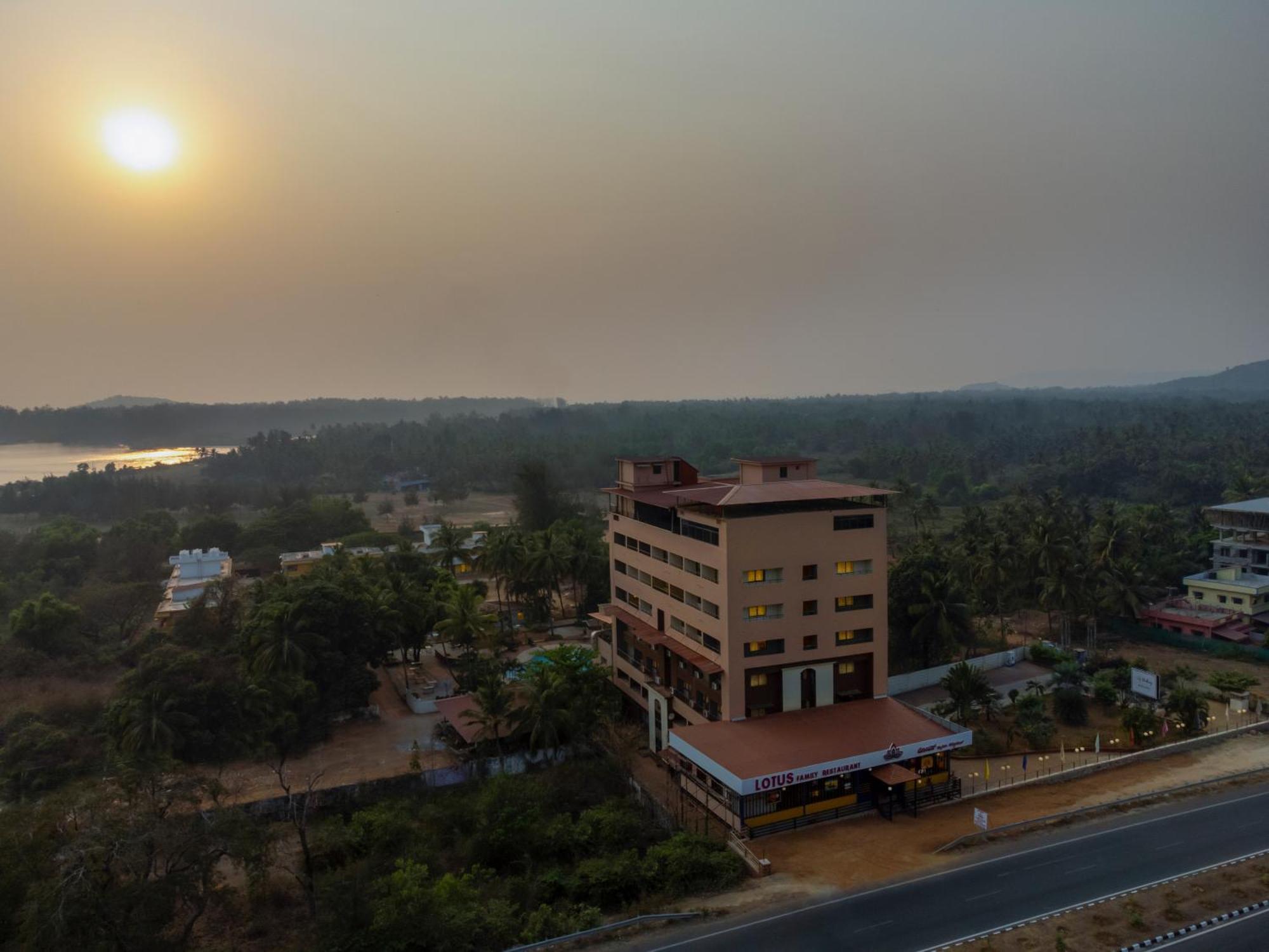 Sterling Karwar Otel Dış mekan fotoğraf