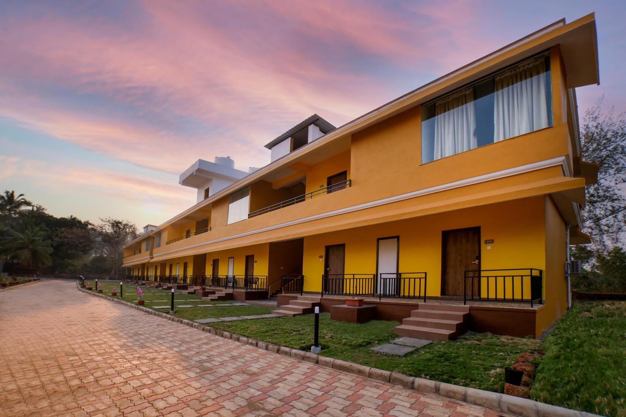 Sterling Karwar Otel Dış mekan fotoğraf