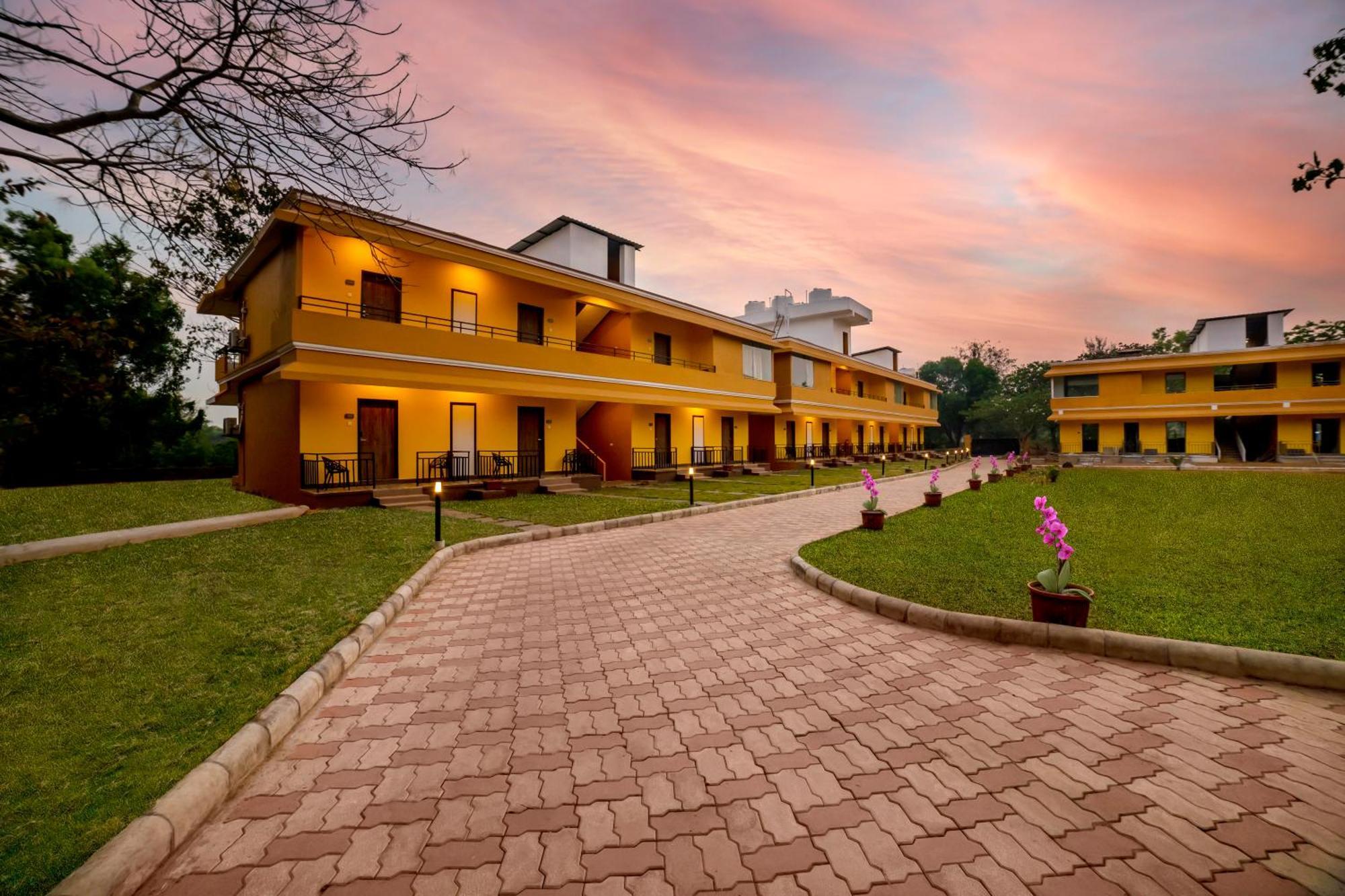 Sterling Karwar Otel Dış mekan fotoğraf
