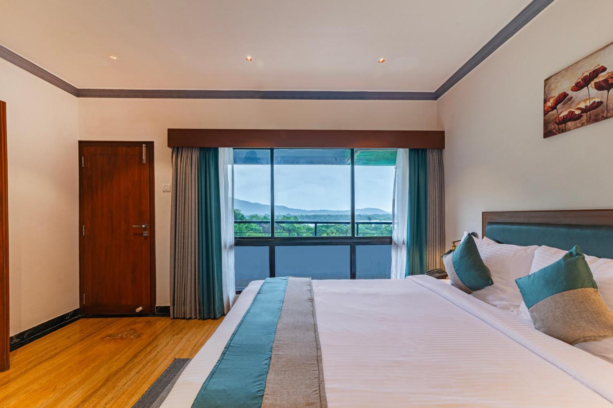 Sterling Karwar Otel Dış mekan fotoğraf